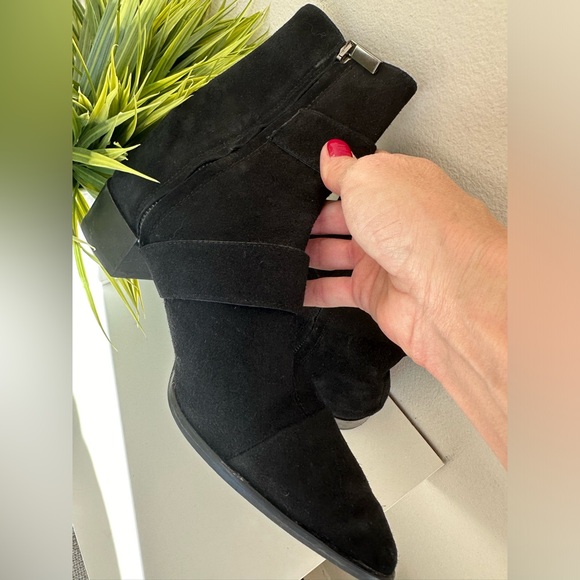 Zara | Flat Suede Boots - Picture 10 of 16